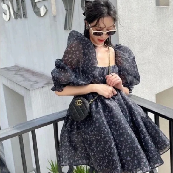 Floral Puff Sleeve Dress - Picture 8 of 10